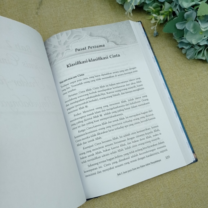 Buku Mahabbatullah Menggapai Cinta Sang Maha Cinta 