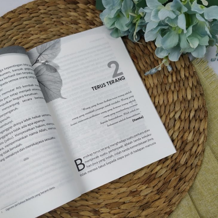 Buku Bohong Di Dunia