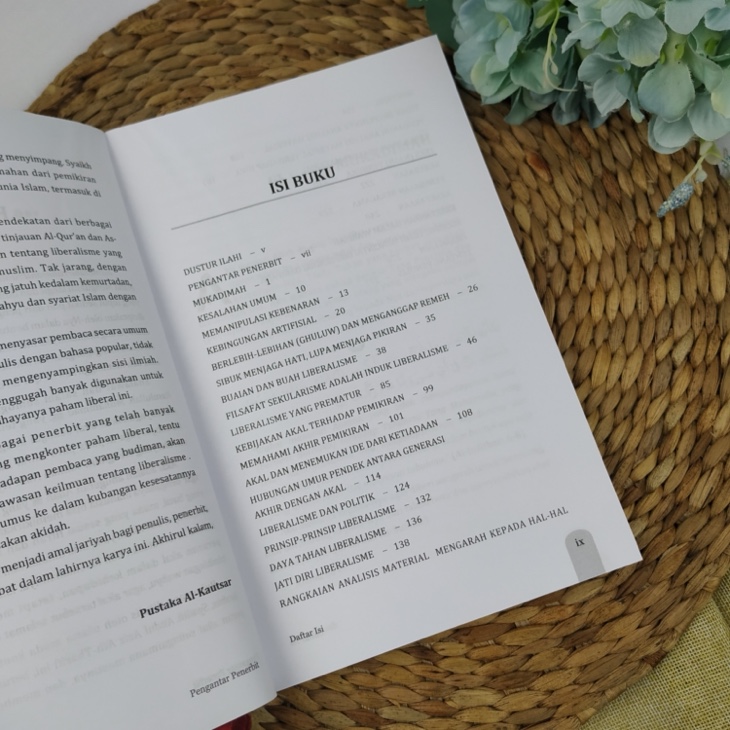 Buku Selamatkan Akalmu Dengan Berpikir Benar