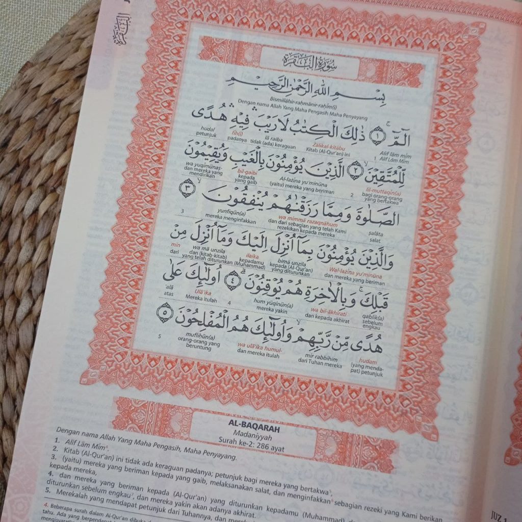Al-Qur’an Perkata Sambung Transliterasi Latin Al-Uswah Ukuran A4